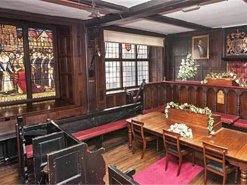 Ghost Hunt of The Very Haunted Guildhall Sandwich